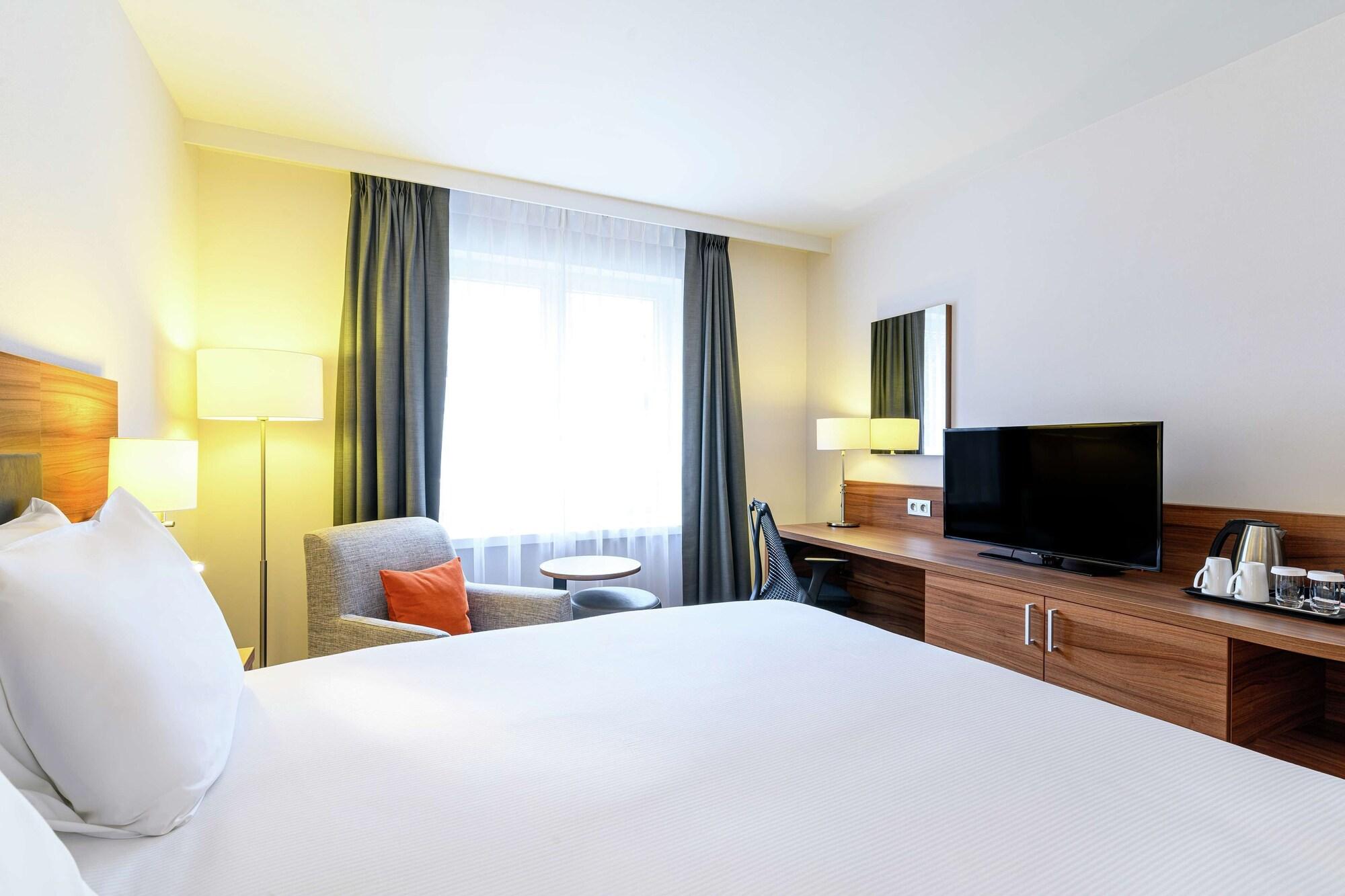 Hilton Garden Inn Brussels City Centre Ngoại thất bức ảnh