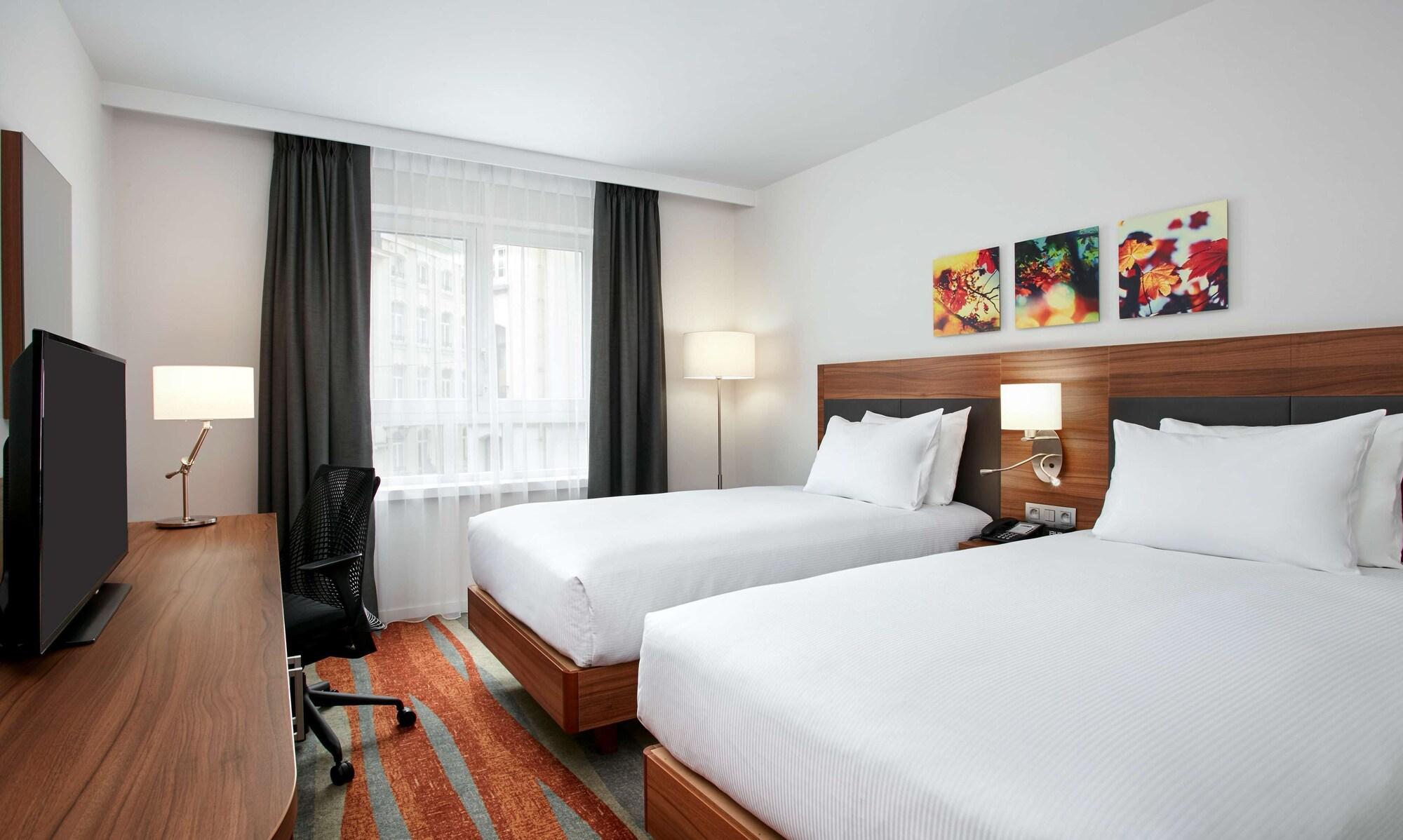 Hilton Garden Inn Brussels City Centre Ngoại thất bức ảnh