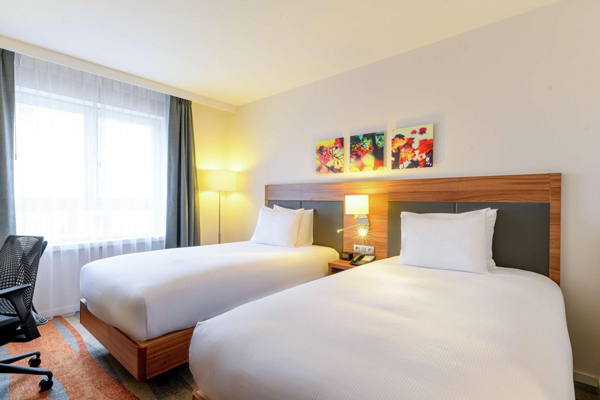 Hilton Garden Inn Brussels City Centre Ngoại thất bức ảnh